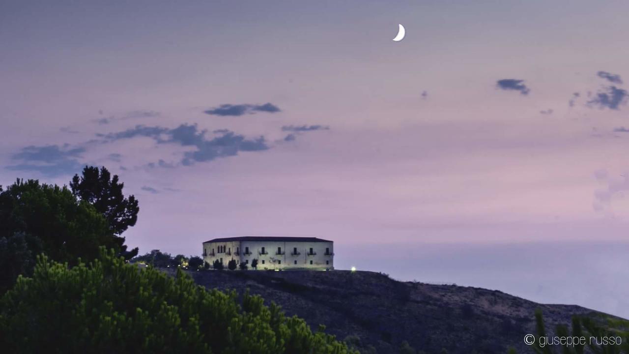 Villa Crawford Сан Никола Арчела Екстериор снимка
